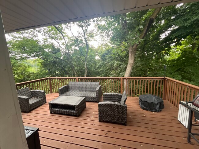 Building Photo - 816 Tokay Ln