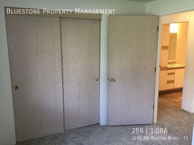 Building Photo - 1460 SW Bertha Blvd