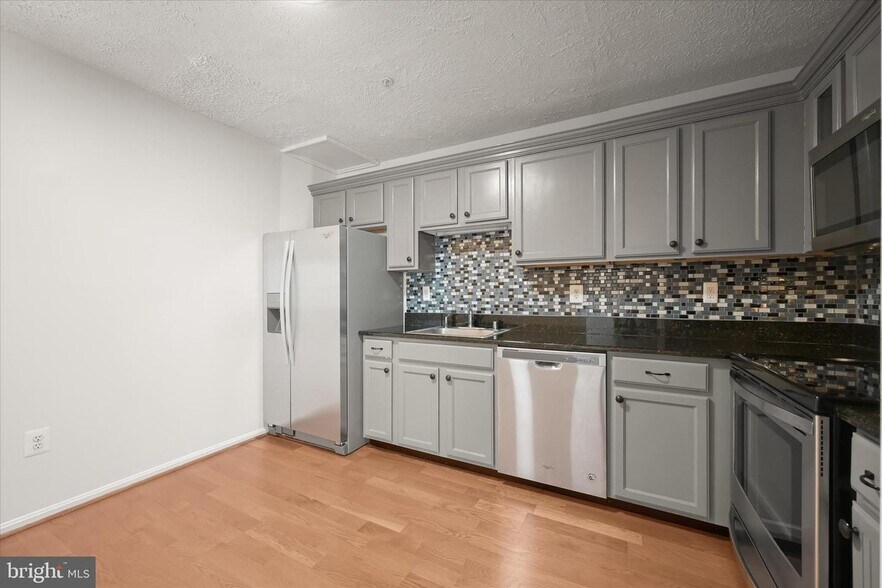Building Photo - 8834 Goose Landing Cir