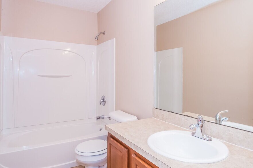 Building Photo - 6177 Casterbridge Rd