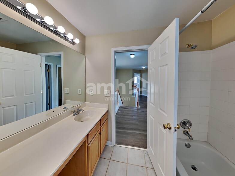 Building Photo - 2632 Back Creek Chase