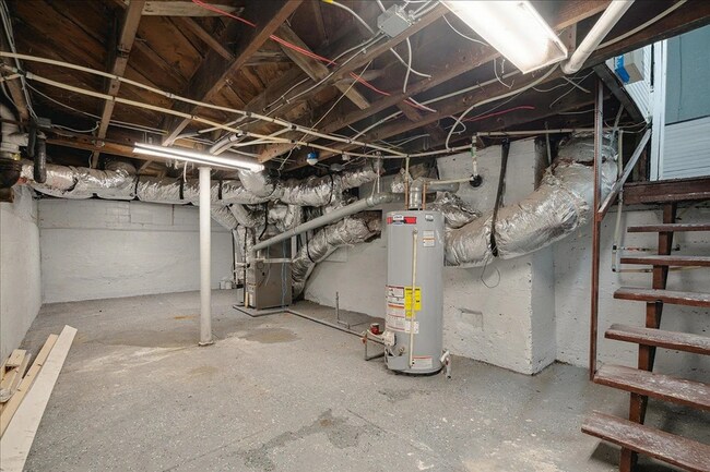Building Photo - 156 N Tucker St