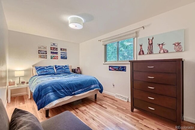 Building Photo - 645 S Glencoe St