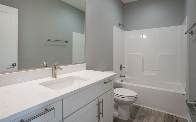 Building Photo - HUGE 4 Bed Home for Rent!