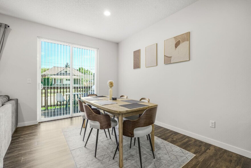 Building Photo - 2702 E 33rd St