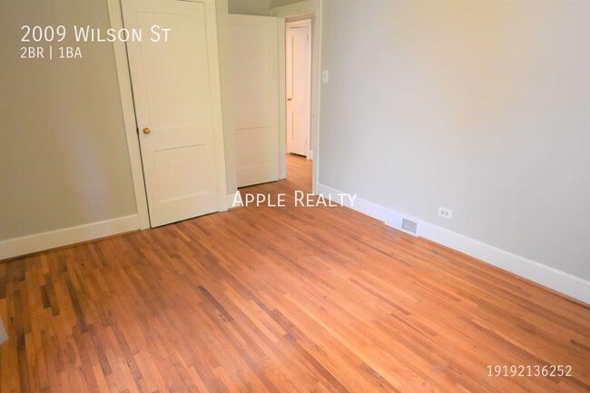 Building Photo - 2009 Wilson St