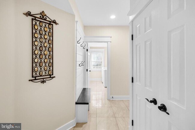 Building Photo - 46564 Hampshire Station Dr