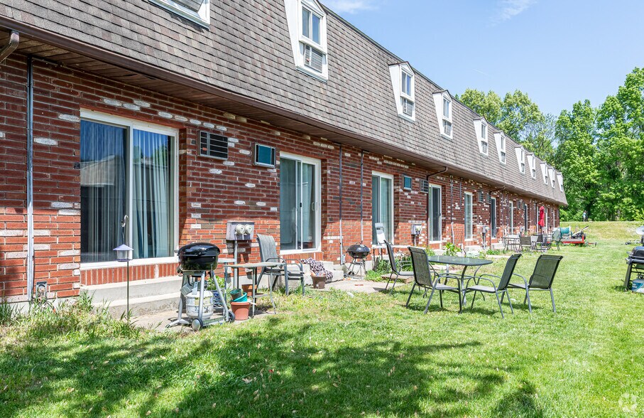 Westwood Court Townhouses 1583 Riverdale St West Springfield MA 01089