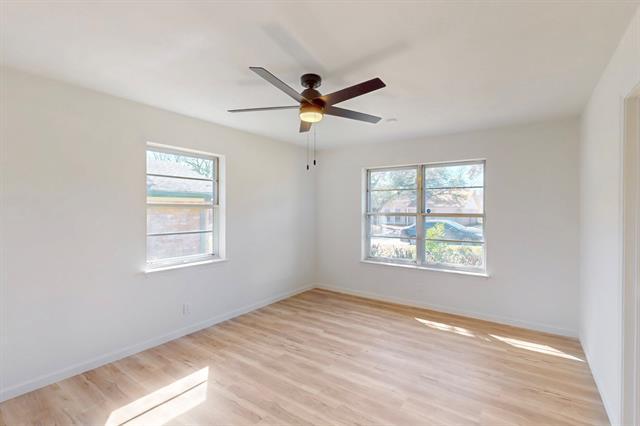 Building Photo - 820 Bedford Ct W