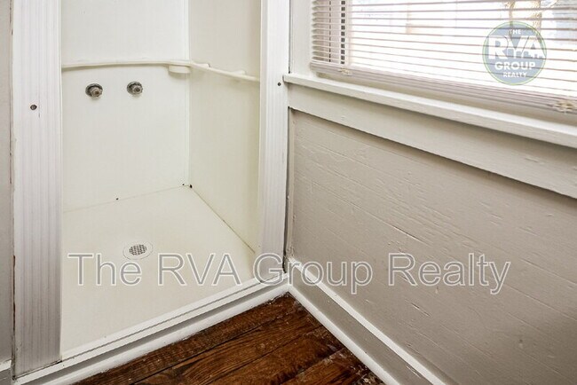 Building Photo - 1215 W Cawson St