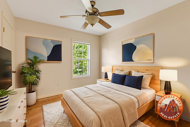 Building Photo - 3-Bedroom Home in West Asheville with Fenc...