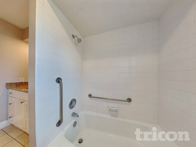 Building Photo - 331 Mendez Dr