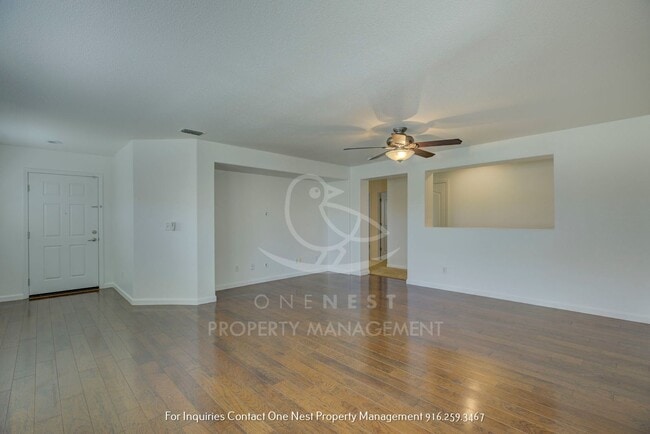Building Photo - 4 Bedroom, 2 bathroom home with fenced yard