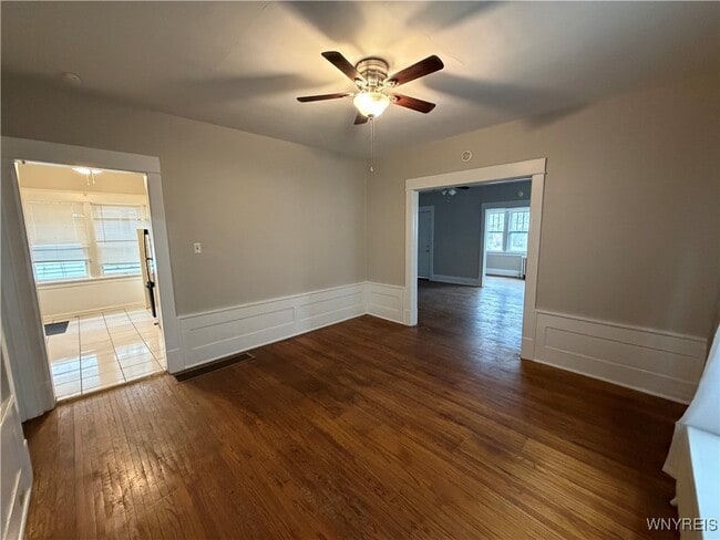 Building Photo - 41 Crestwood Ave