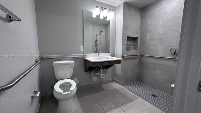 Building Photo - 25050 SW 136th Ave