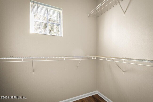 Building Photo - 3938 Hendricks Ave