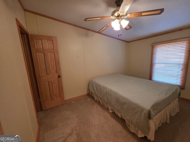 Building Photo - 2832 N Holcomb Dr