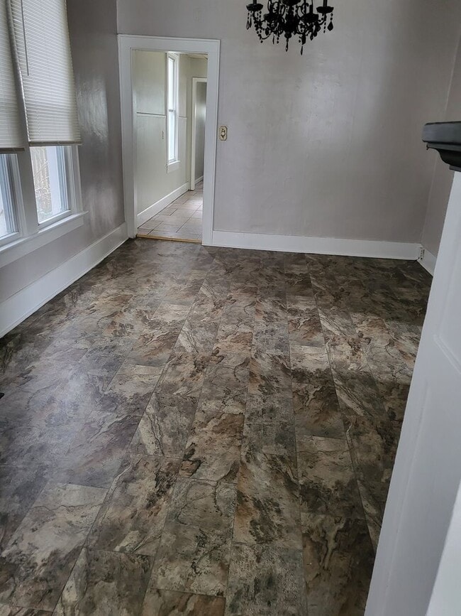 Building Photo - 2 Bedroom  1 Bath House