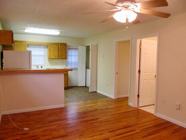 Building Photo - Black Mountain Duplex
