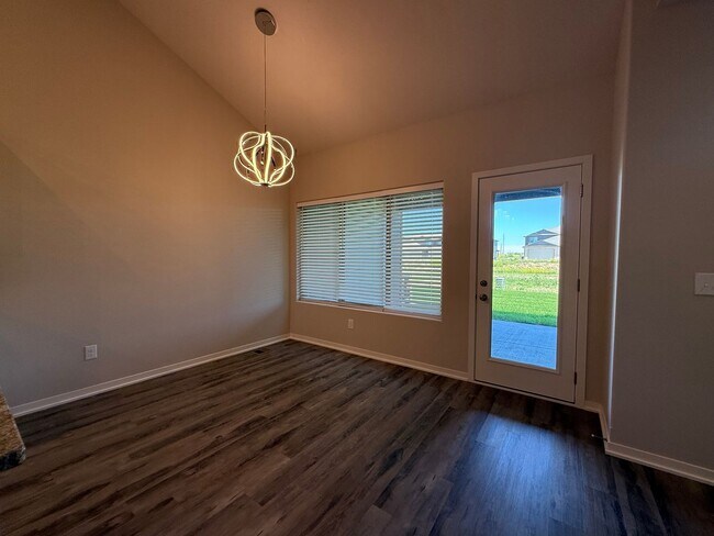 Building Photo - Brand new construction 3 bed/3 bath ranch townhome in North Lincoln