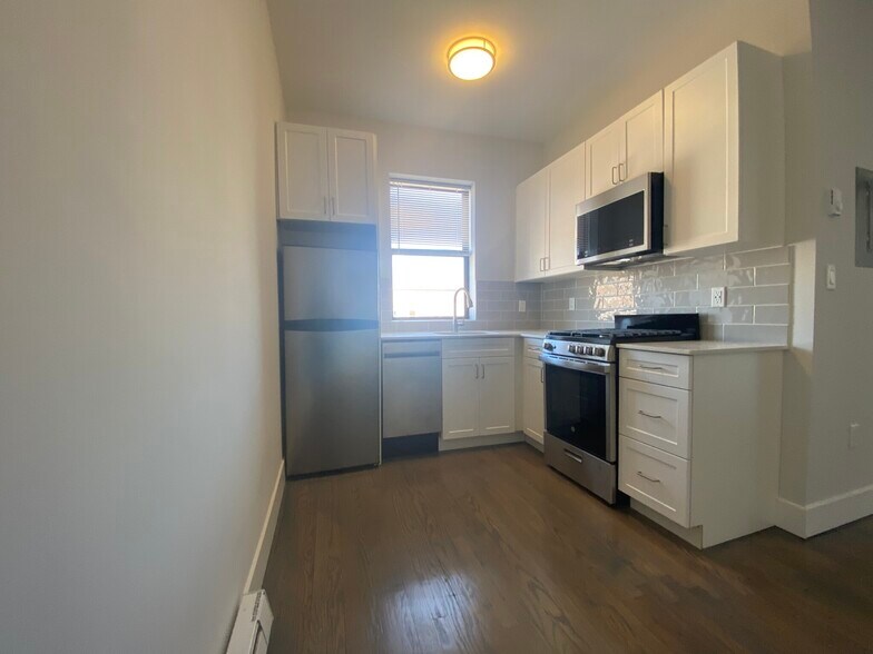 Building Photo - 125 Park Dr