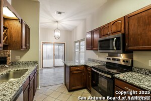 Building Photo - 13031 Feather Ridge Dr