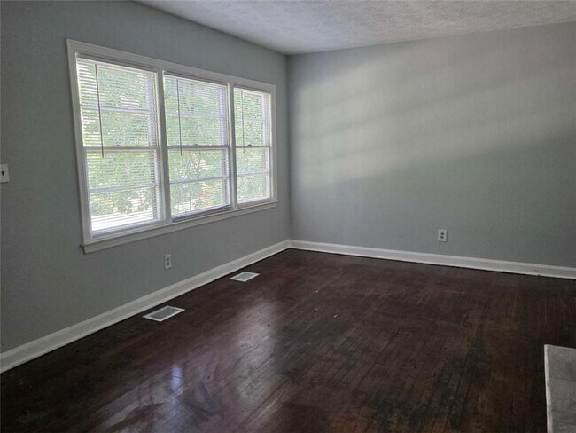 Building Photo - 1336 Wichita Dr SW