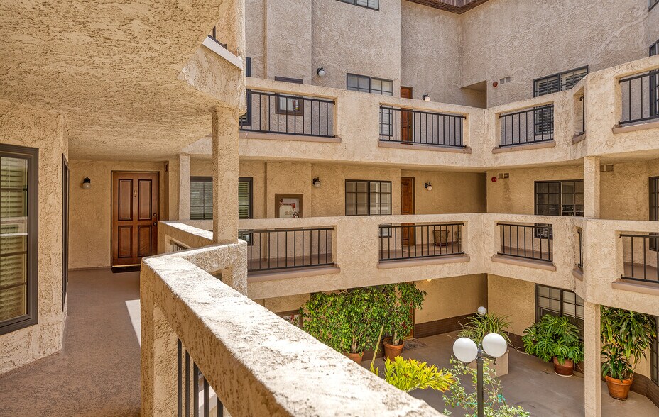 Building Photo - 12321 Ocean Park Blvd