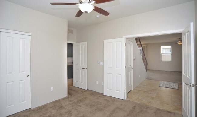Building Photo - 381 E Calderwood Rd