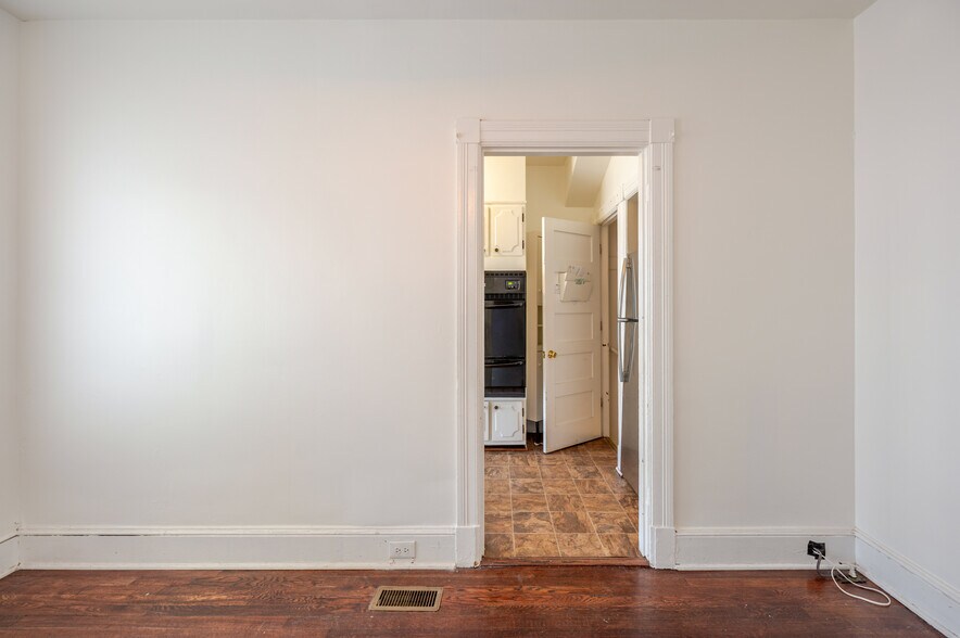 Building Photo - 1109 Abbey Pl NE