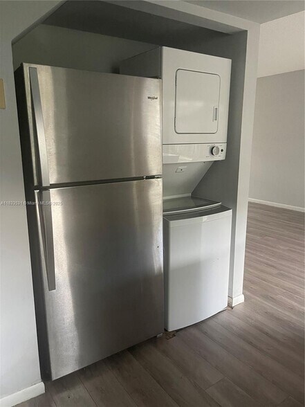 Building Photo - 12390 SW 51st Pl