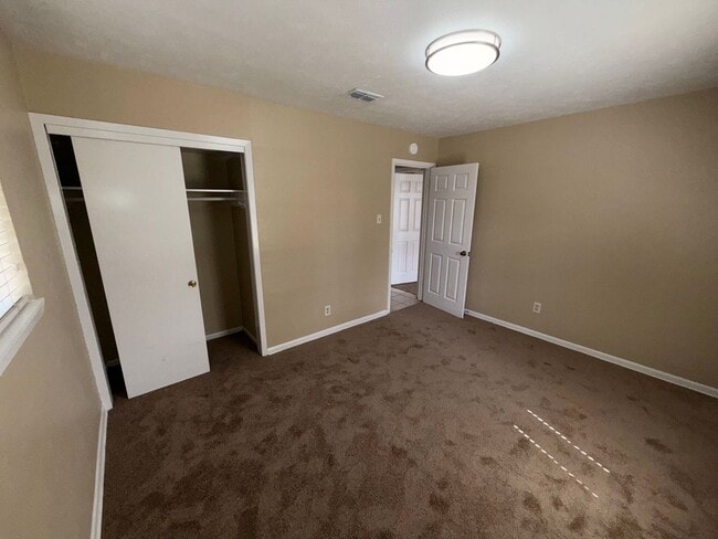 Building Photo - 5313 Carriage Ln