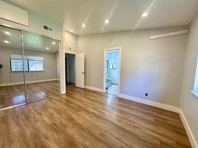 Building Photo - One story gorgeous home in the highly desi...