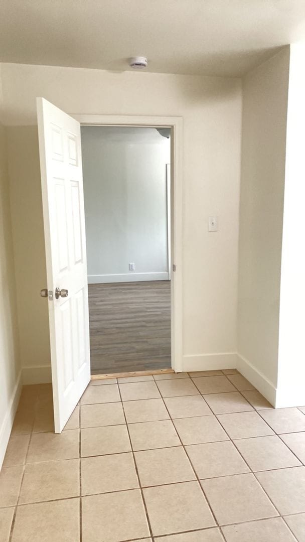 Building Photo - Recently Updated Delhi Home