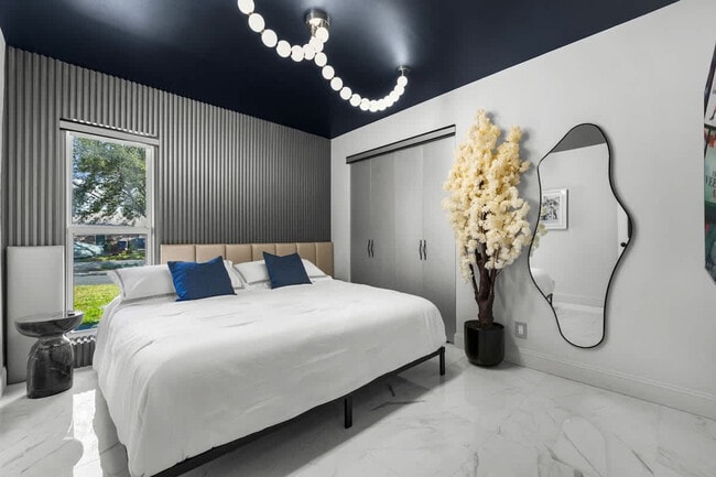 Building Photo - 10366 NW 15th St