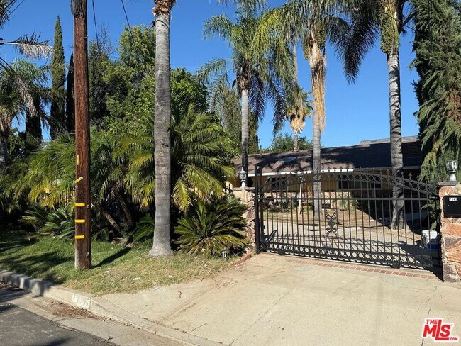 Building Photo - 7342 Forbes Ave