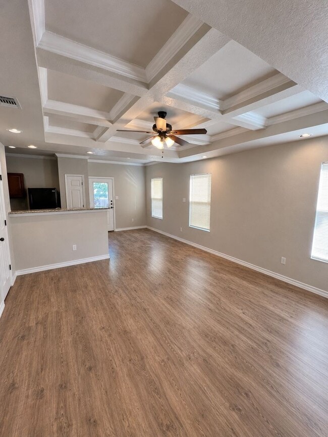 Building Photo - 5016 Flipper Dr