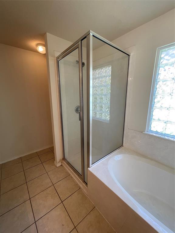 Building Photo - 3830 Castle Rock Cove