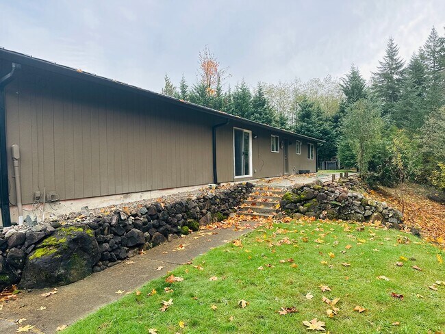 Building Photo - Beautiful Acreage Property