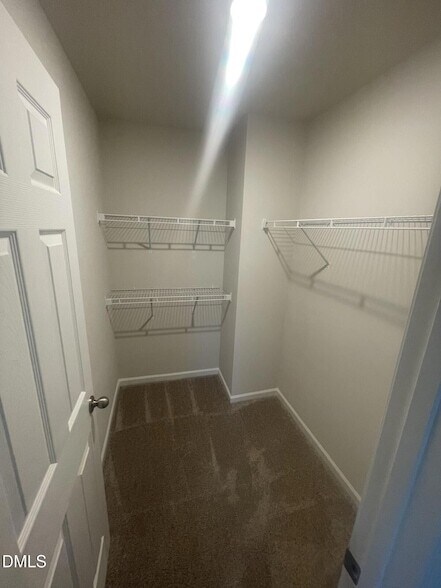 Building Photo - 1004 Peony Ln