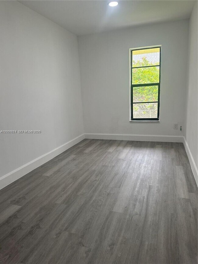 Building Photo - 6560 SW 49th St