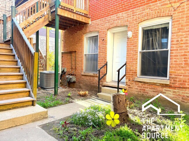 Building Photo - 1638 W 18th Pl