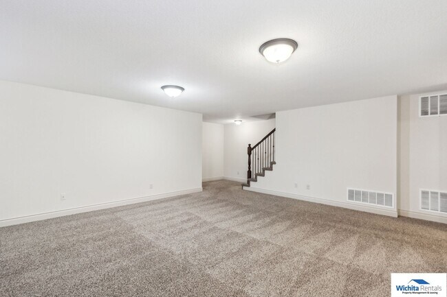 Building Photo - 4 bedroom 3 bath - Andover - ***Andover Sc...