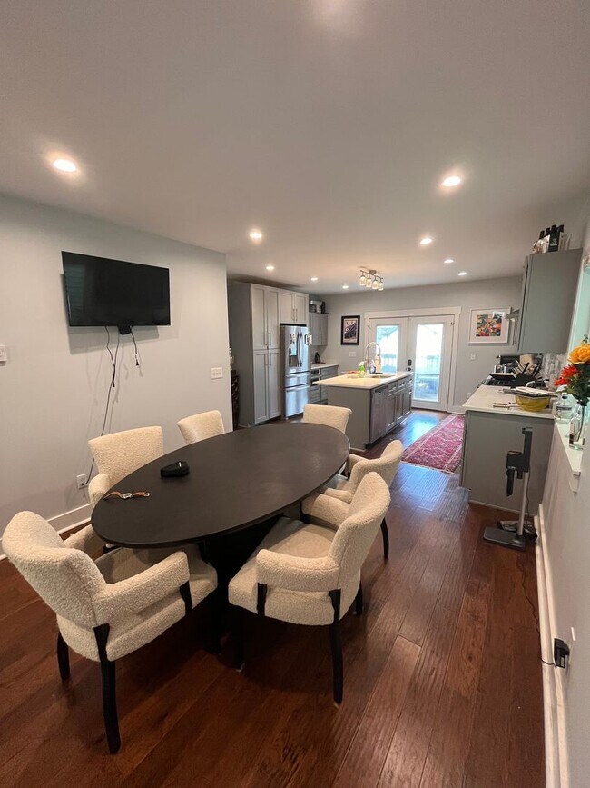 Building Photo - Lawrenceville 3 Bed, 2.5 Bath House with Parking for Lease July 1!