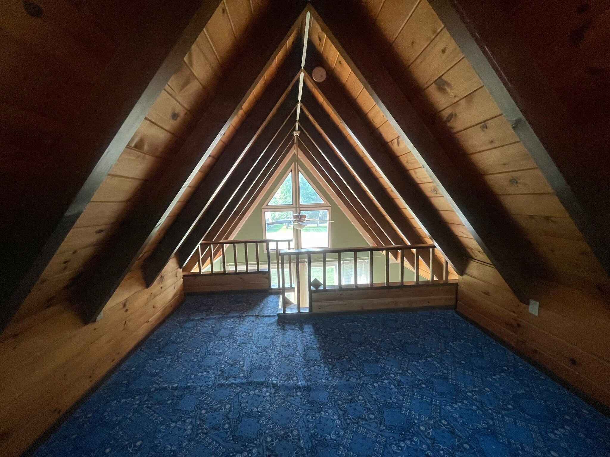 Loft - 622 N Shore Dr