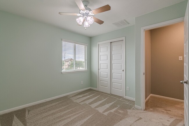 Building Photo - 480 Wind Murmur