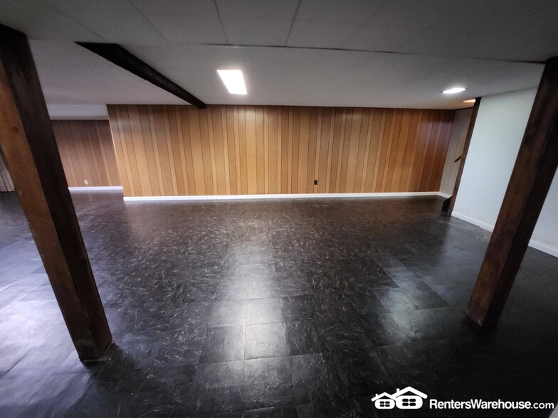 Building Photo - 3125 Brookshire Dr