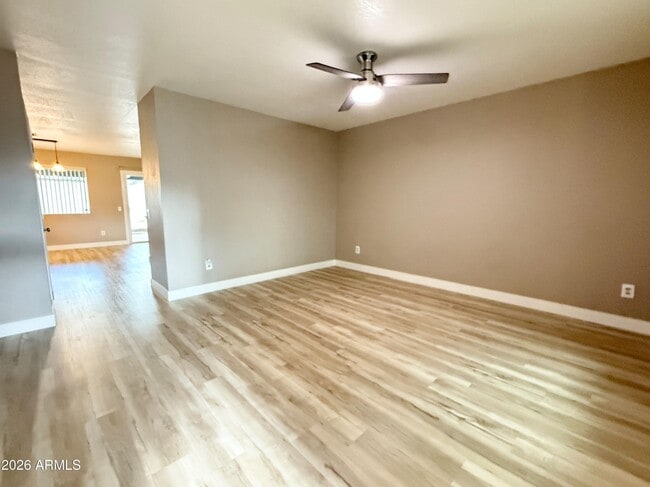 Building Photo - 1902 E Sandra Terrace