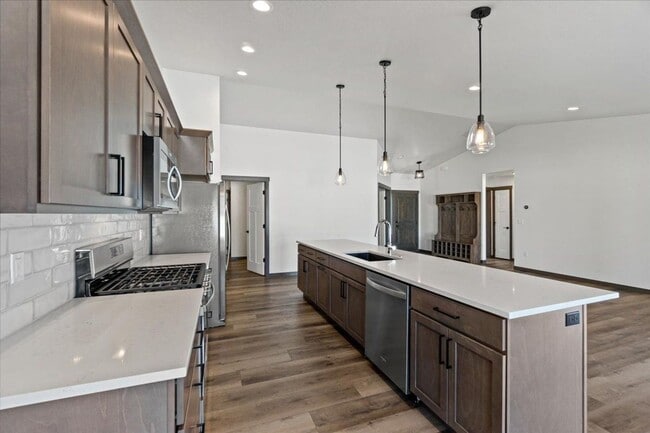 Building Photo - Beautiful New home in Post Falls