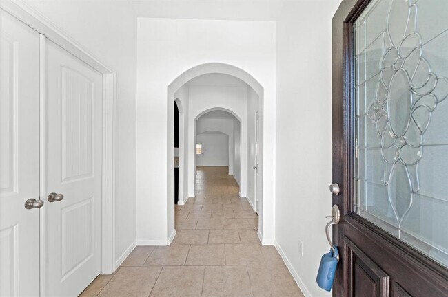 Building Photo - 5610 Glenfield Spring Ln